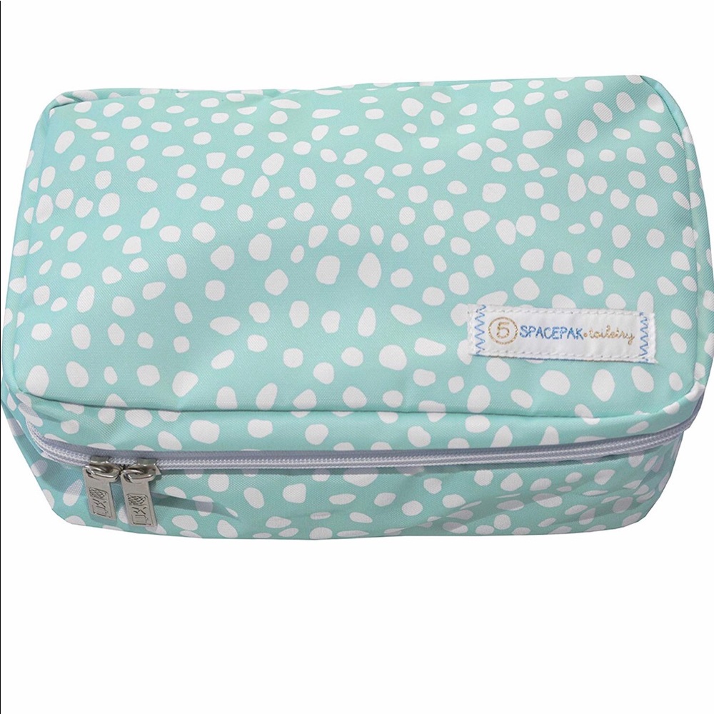 Flight 001 space pak hanging toiletry bag